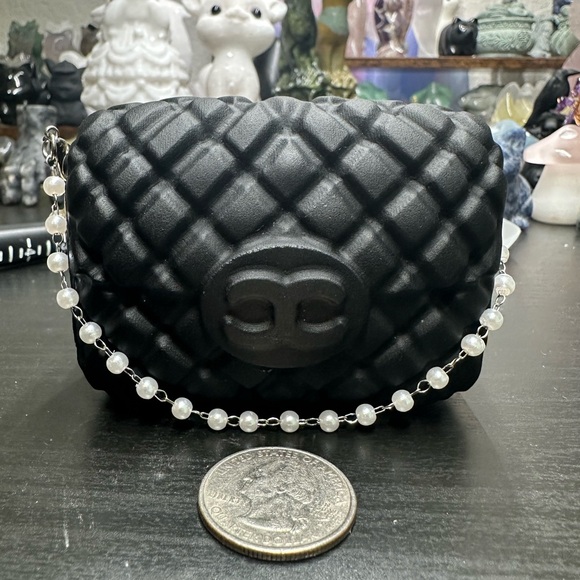 Handbags - Black obsidian purse crystal carving
